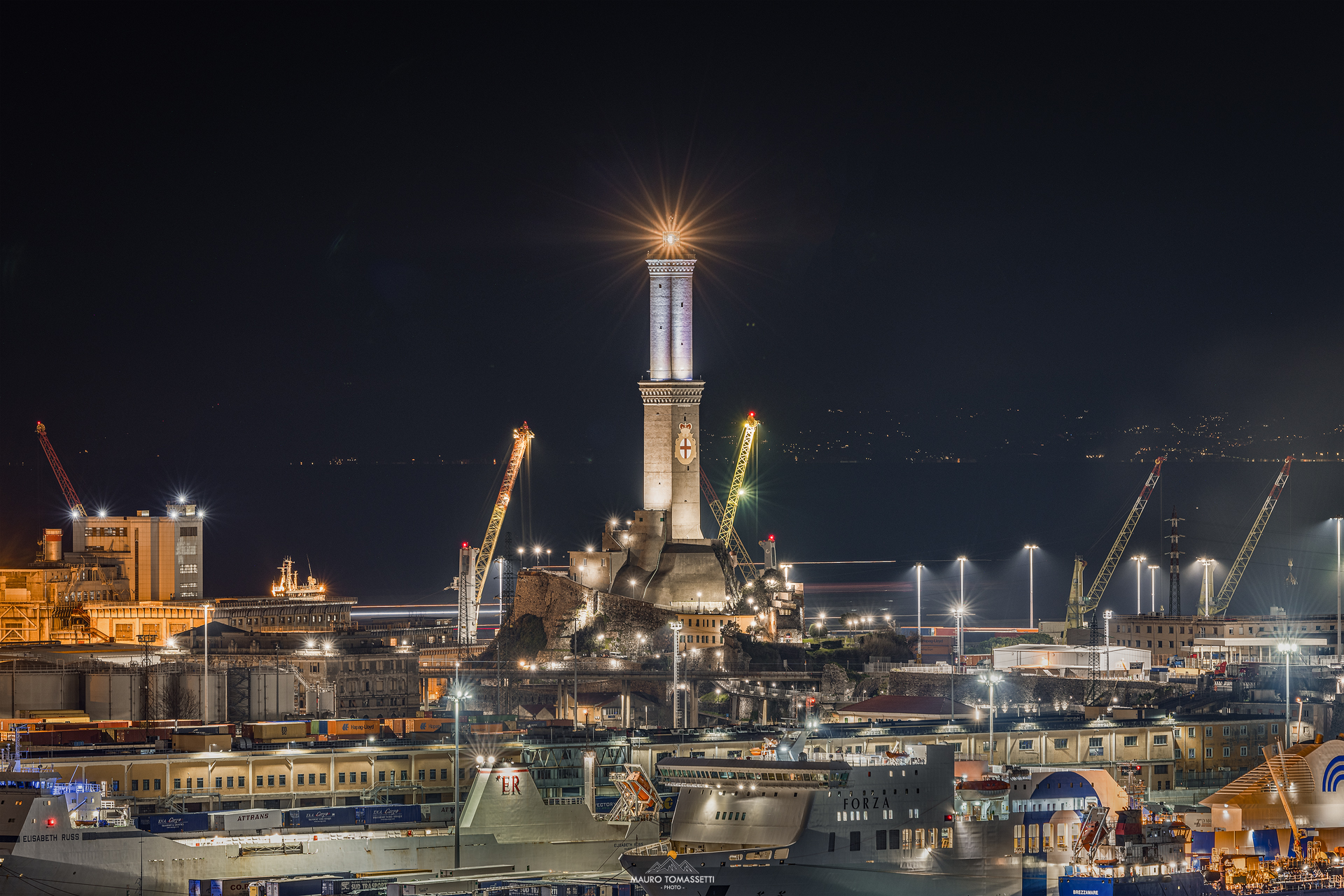 La lanterna ed il porto di Genova